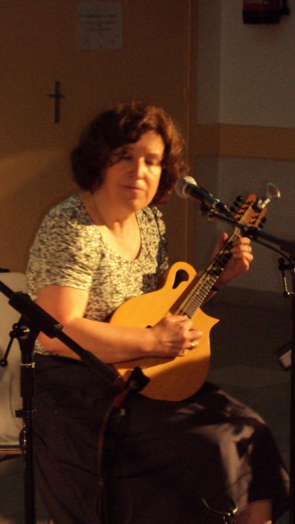 Cécile à la mandoline