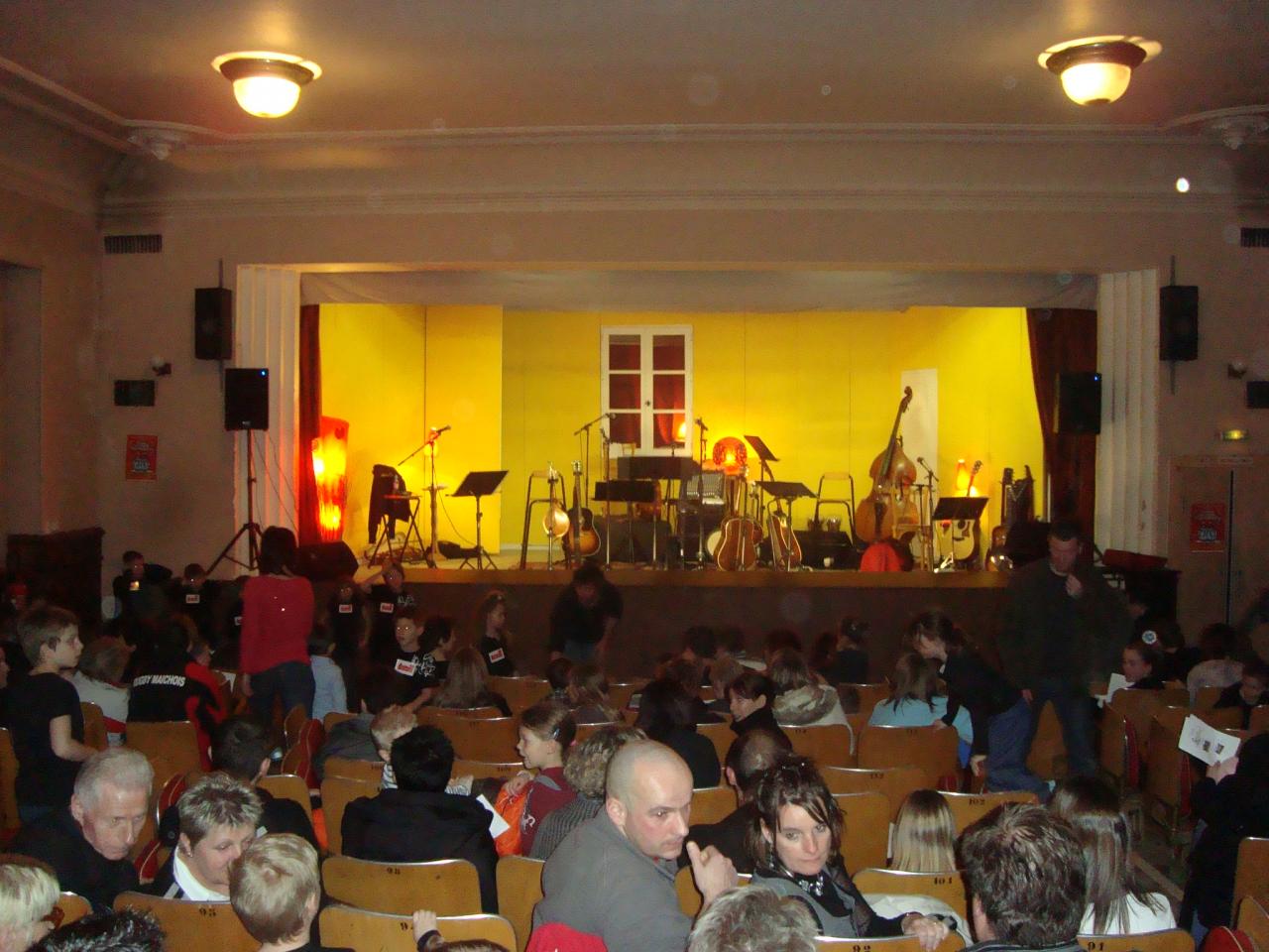 Le public s'installe ...